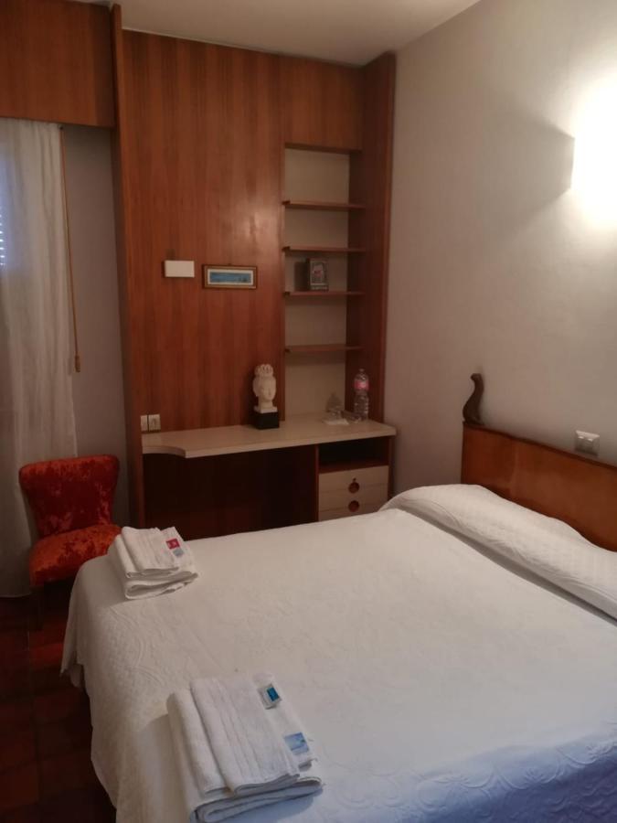 Manu Vintage B&B Cattolica Bagian luar foto