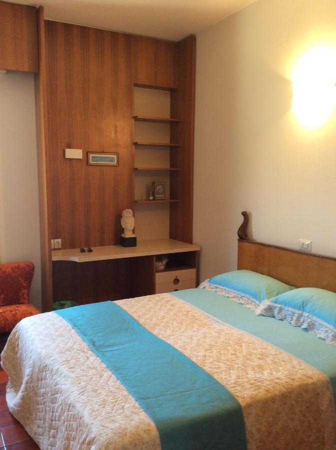 Manu Vintage B&B Cattolica Bagian luar foto