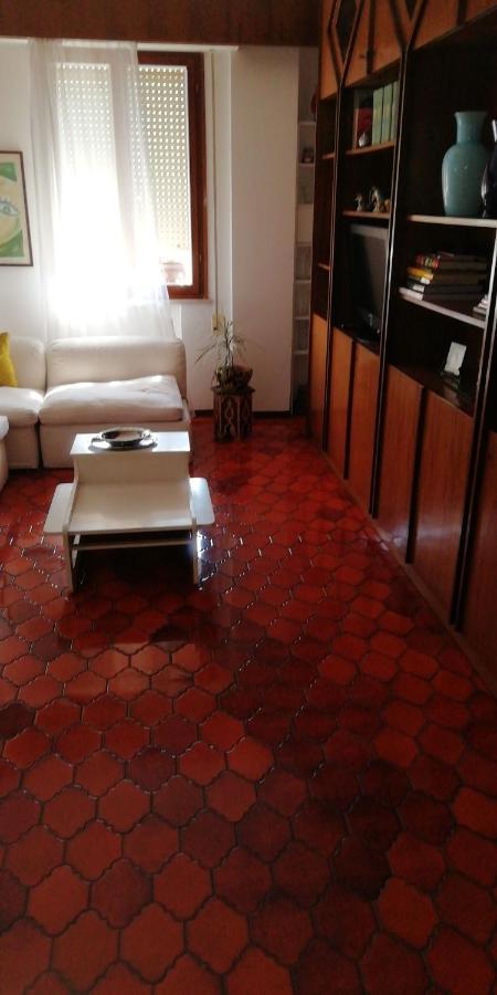 Manu Vintage B&B Cattolica Bagian luar foto